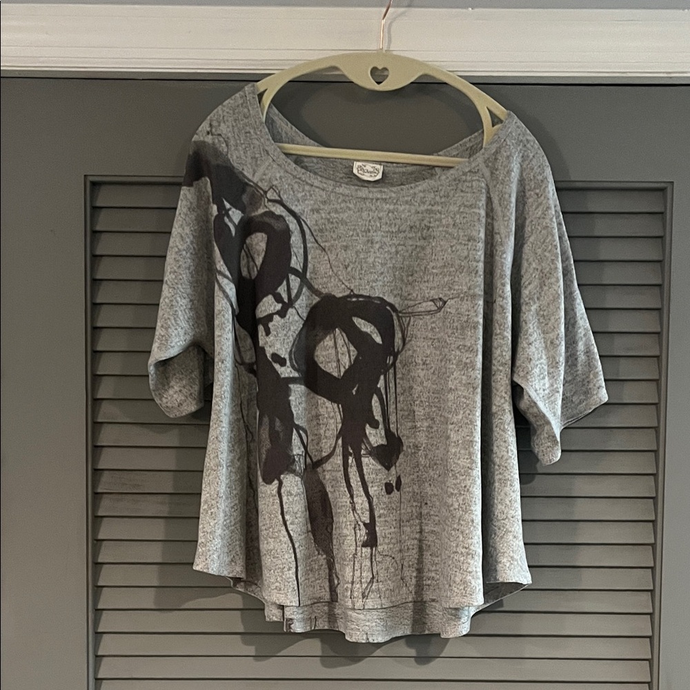 Gray Abstract Print Women's Top